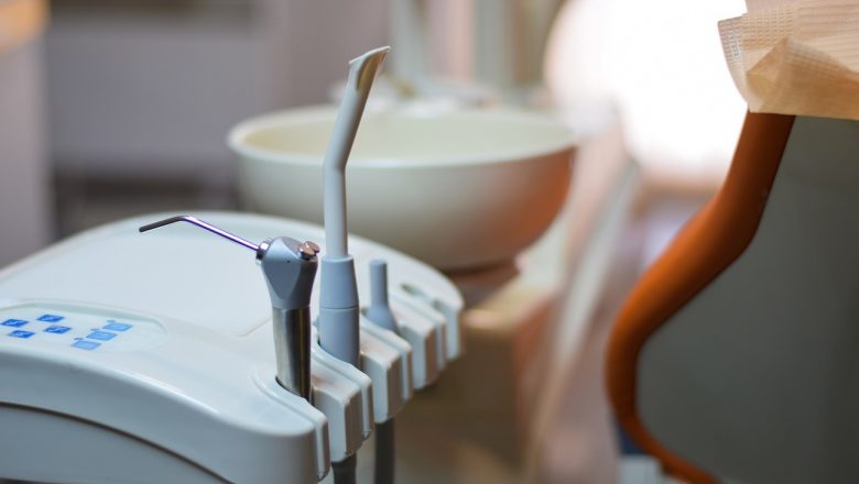 Jakie stomatologiczne narzędzia  stosowane są w gabinecie?